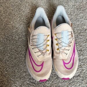 Nike Women's Pink and Cream Athletic Shoes